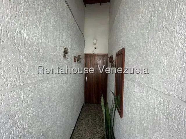 Casa (Multipes Niveles) en Venta en Los Teques, Miranda - 2