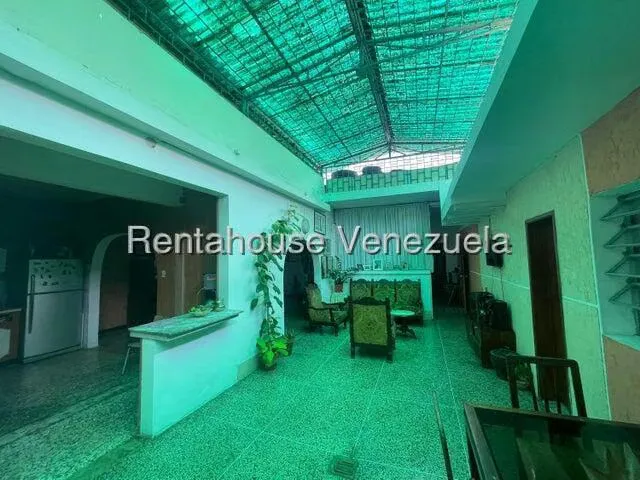 Casa (Multipes Niveles) en Venta en Los Teques, Miranda - 11