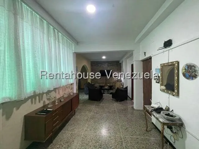 Casa (Multipes Niveles) en Venta en Los Teques, Miranda - 3
