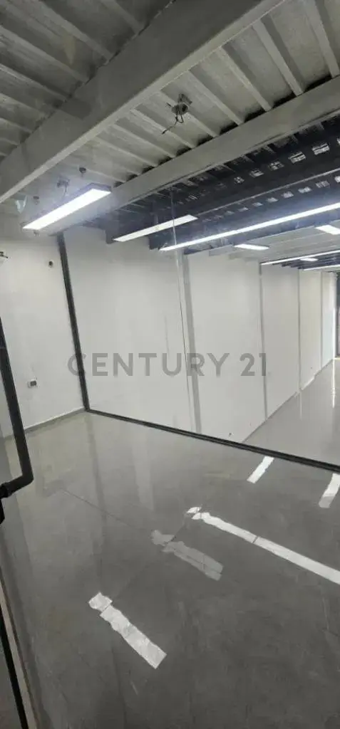 Alquiler de Local Comercial (remodelado) en Los Guajiros, Valencia