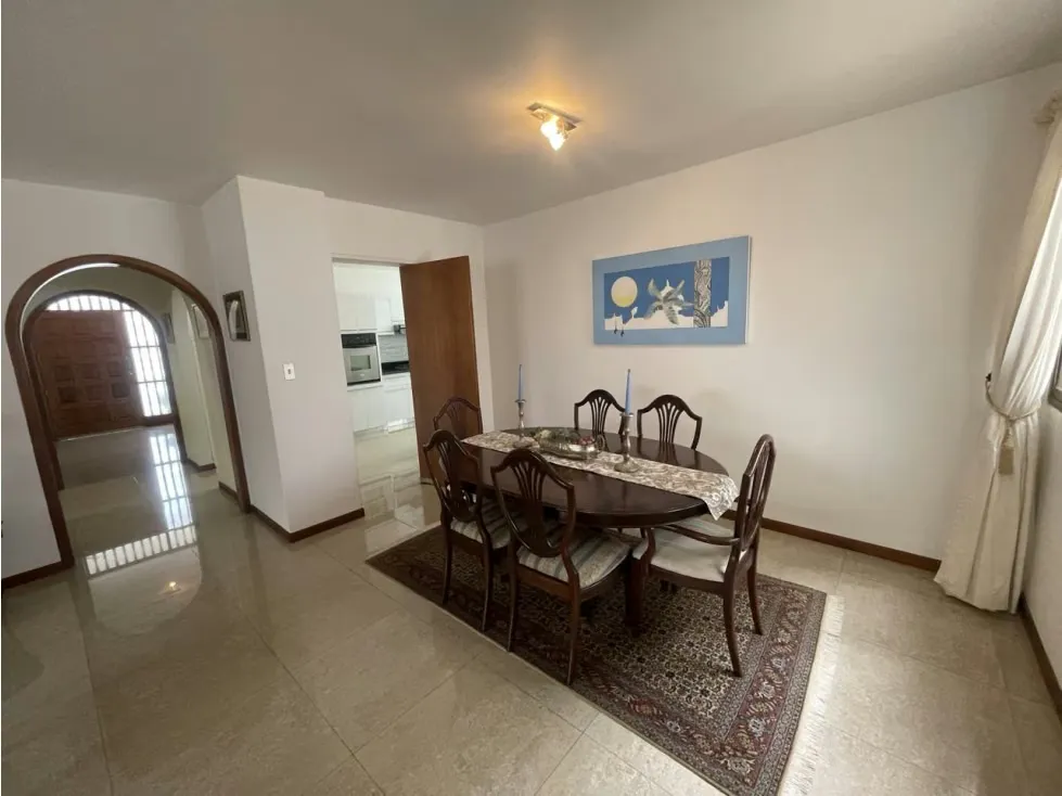 Vendo Casa de 2 Plantas en Los Naranjos - 12