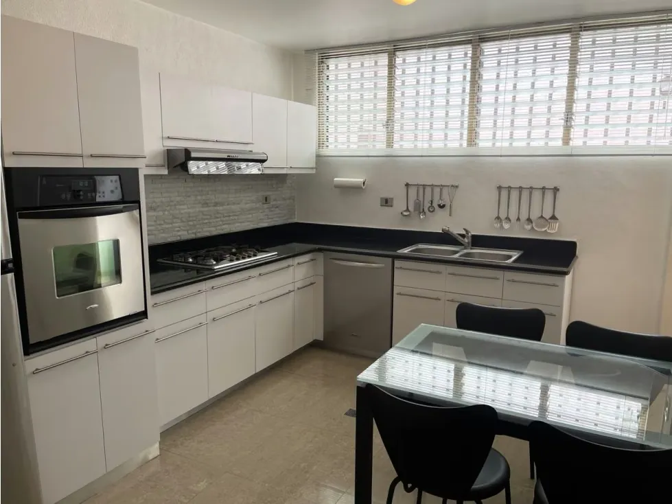 Vendo Casa de 2 Plantas en Los Naranjos - 13