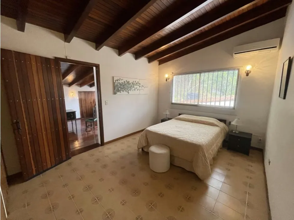 Vendo Casa de 2 Plantas en Los Naranjos - 26