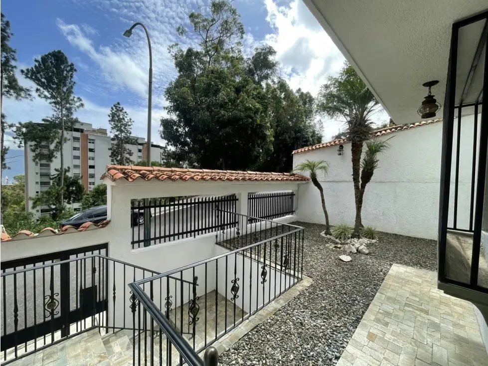 Vendo Casa de 2 Plantas en Los Naranjos - 4