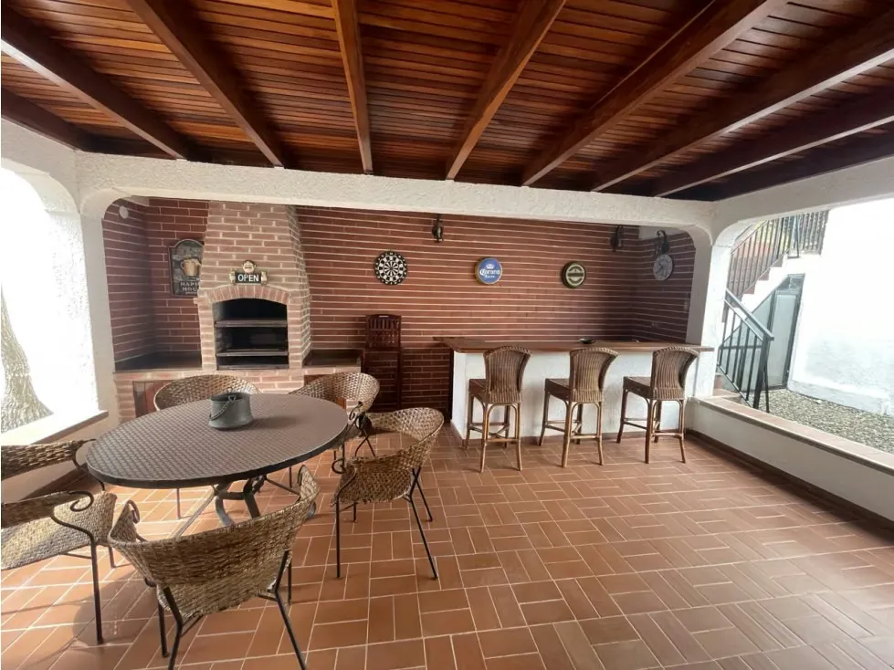 Vendo Casa de 2 Plantas en Los Naranjos - 38