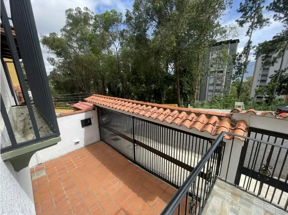 Vendo Casa de 2 Plantas en Los Naranjos - 5
