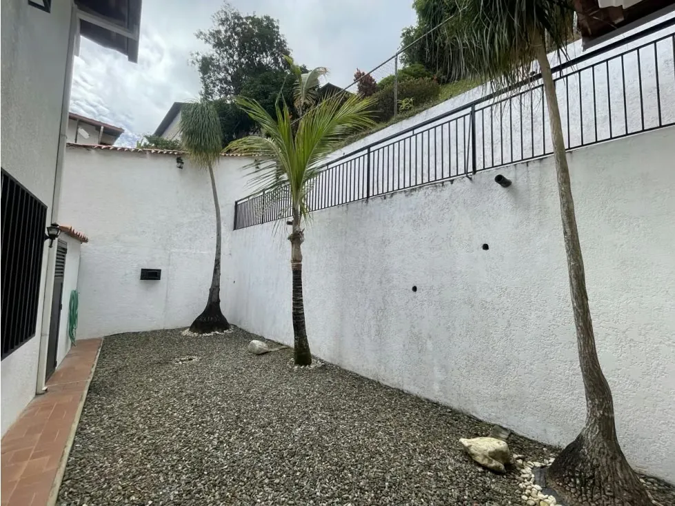 Vendo Casa de 2 Plantas en Los Naranjos - 43