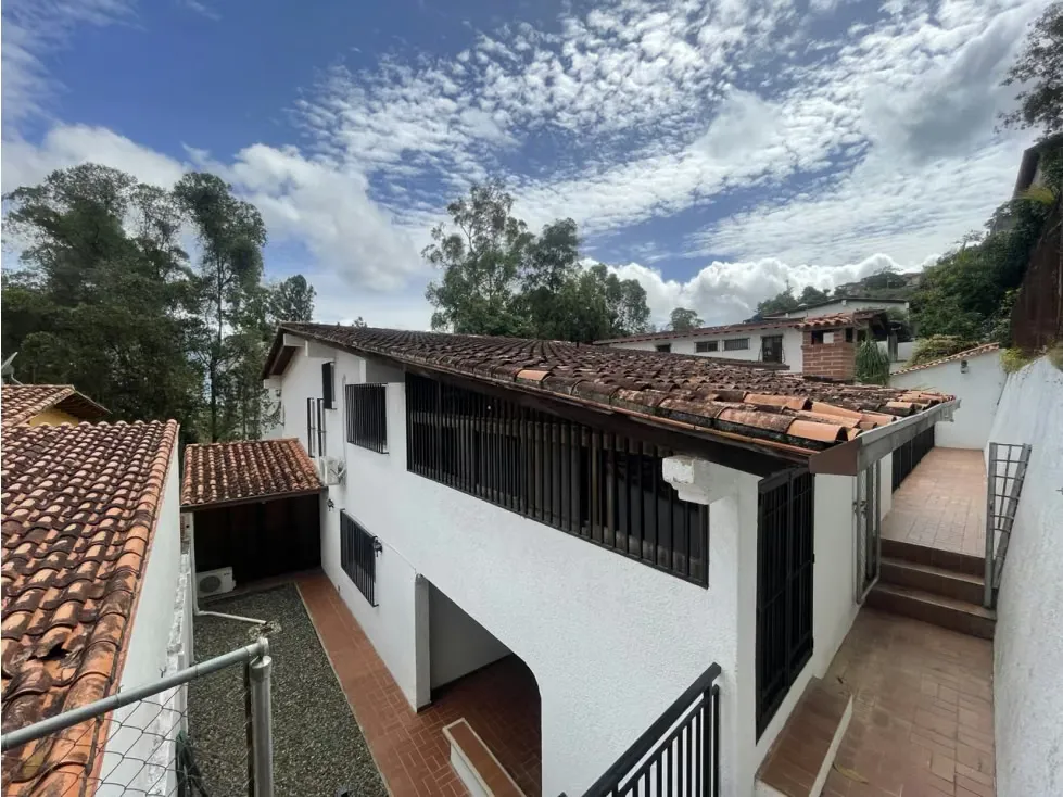 Vendo Casa de 2 Plantas en Los Naranjos - 45