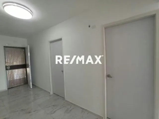 En venta de apartamento para clinica o consultorios totalmente remodelados. - 2