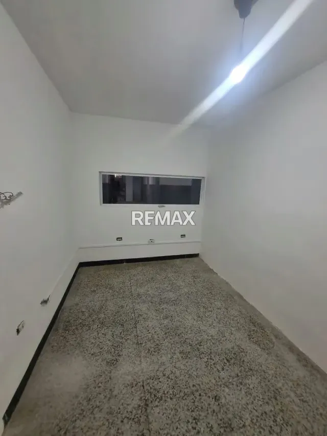 Se Alquila excelente Local calle 67 Cecilio Acosta con avenida 13. Maracaibo Edo Zulia - 16