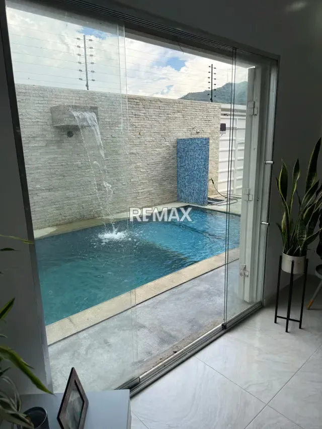 Casa-Quien Remodelada en Trigal Sur - 3