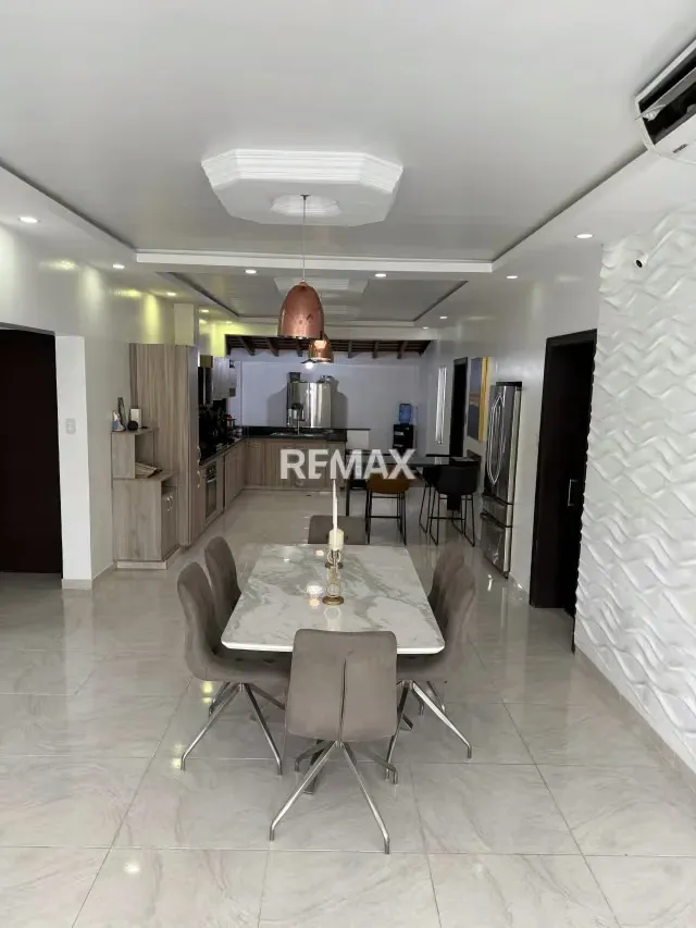 Casa-Quien Remodelada en Trigal Sur - 9