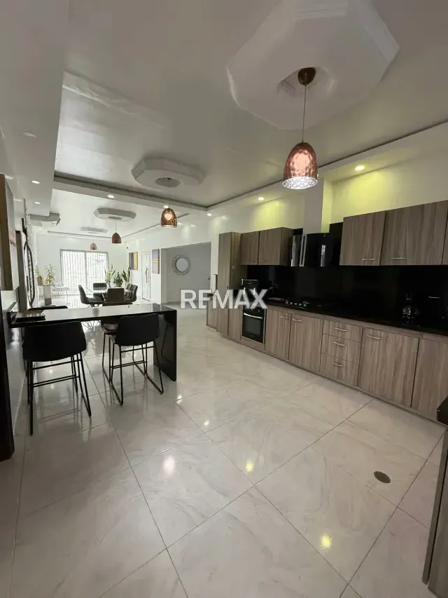 Casa-Quien Remodelada en Trigal Sur - 10