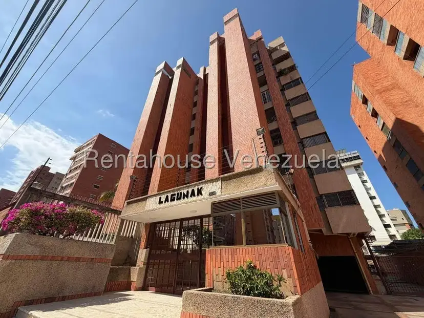 Apartamento (1 Nivel) en Alquiler en La Lago, Zulia