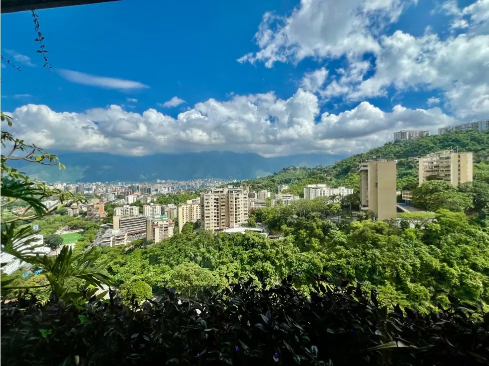 Se vende/alq Apto244m² 2h+s/3b+s/3p Las Mesetas de Santa Rosa de Lima