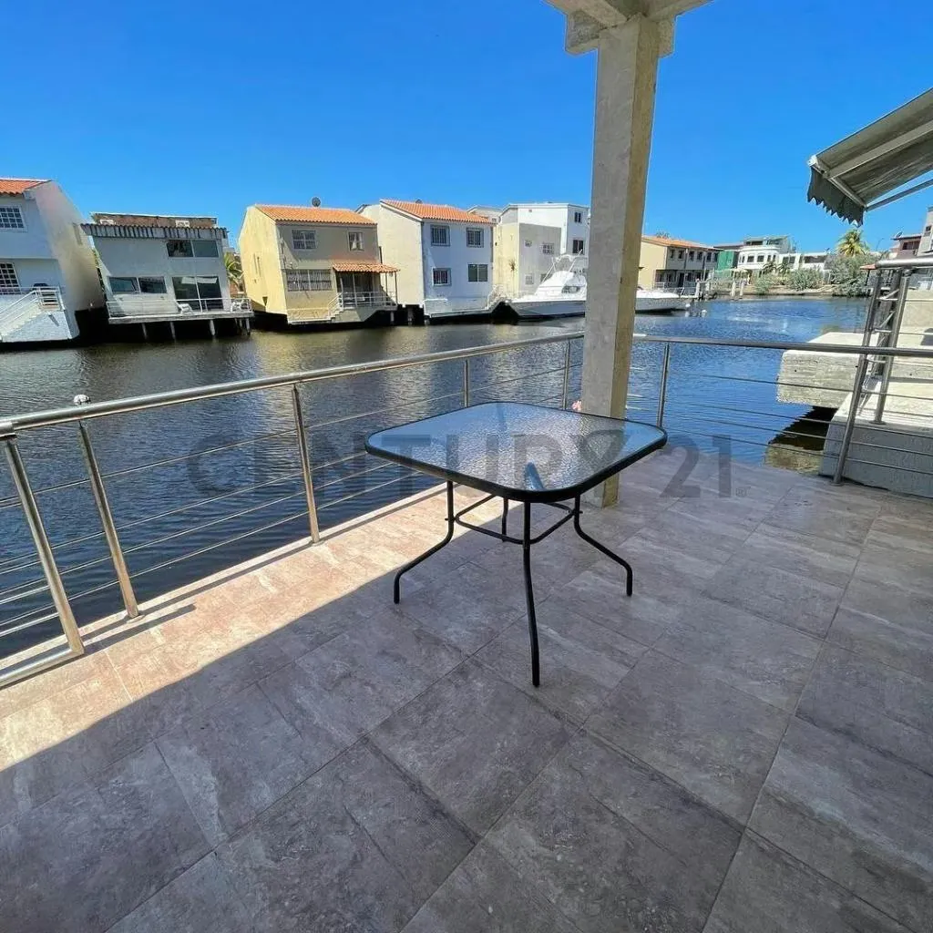 En Alquiler amplio y prestigioso Palafito ubicado en AquaVilla Casa Bote A - 4
