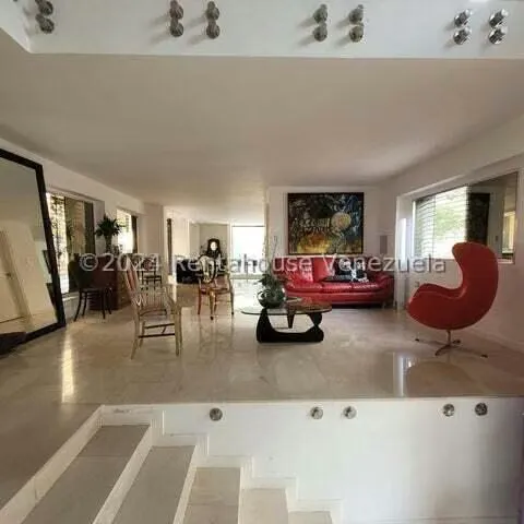 Casa (Multipes Niveles) en Alquiler en Cumbres de Curumo, Distrito Metropolitano - 2