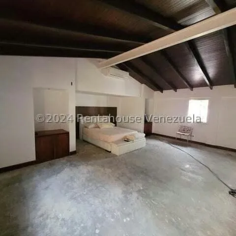 Casa (Multipes Niveles) en Alquiler en Cumbres de Curumo, Distrito Metropolitano - 18