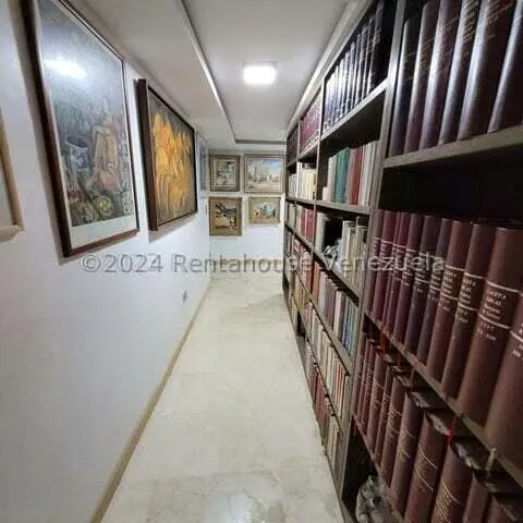 Casa (Multipes Niveles) en Alquiler en Cumbres de Curumo, Distrito Metropolitano - 22
