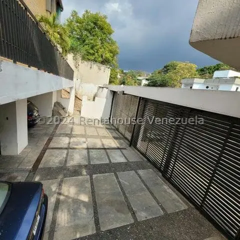 Casa (Multipes Niveles) en Alquiler en Cumbres de Curumo, Distrito Metropolitano - 29