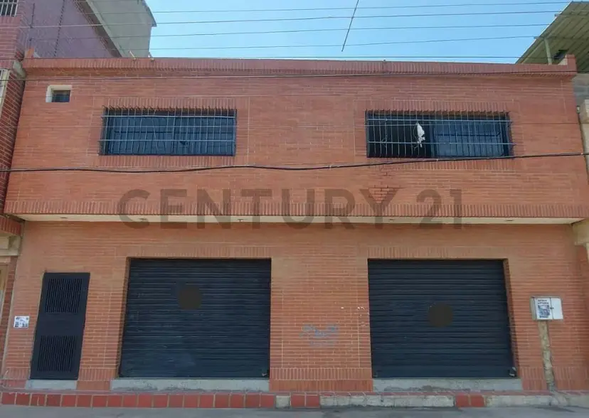 En venta Edificación para uso comercial con Varios Locales en obra Avanzada
