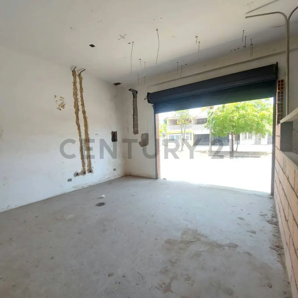 En venta Edificación para uso comercial con Varios Locales en obra Avanzada - 2