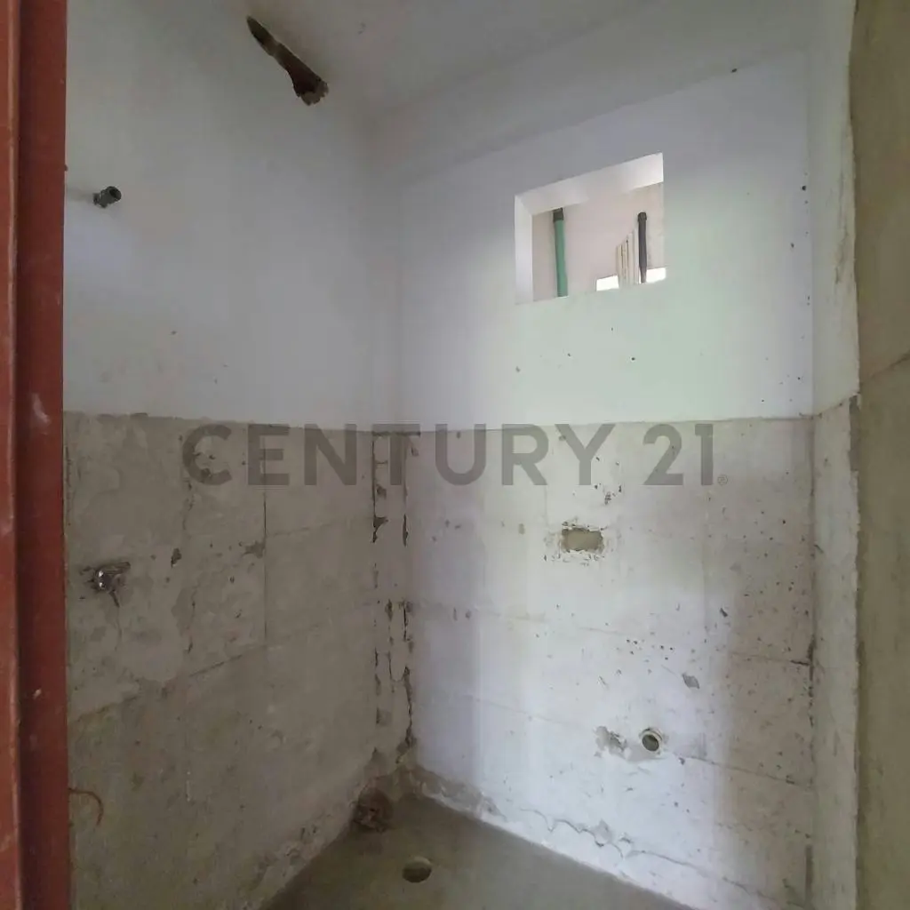 En venta Edificación para uso comercial con Varios Locales en obra Avanzada - 7