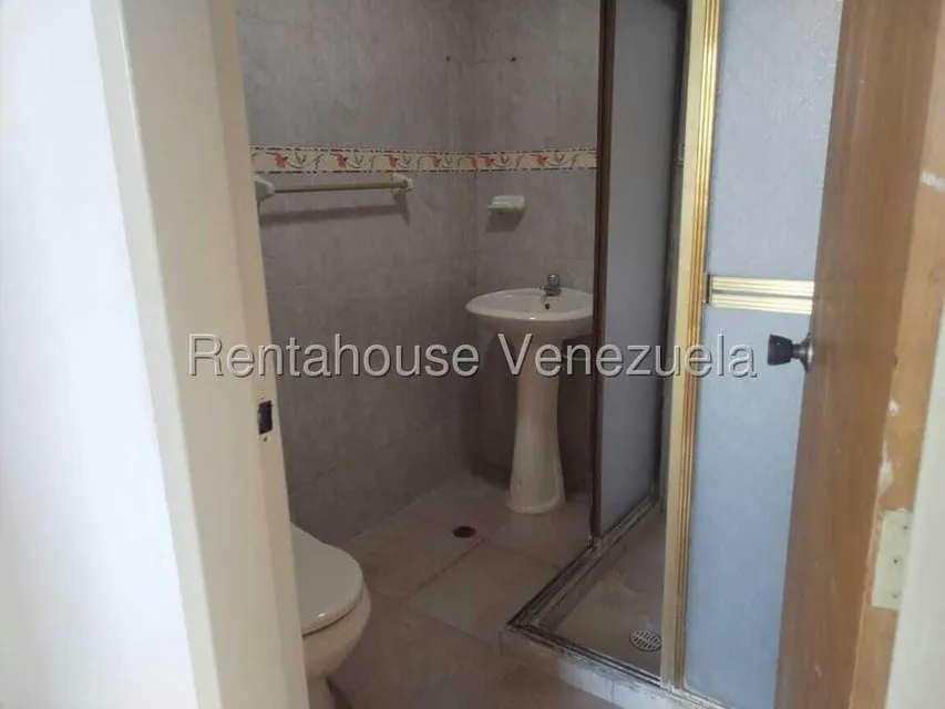 Apartamento (1 Nivel) en Alquiler en Centro, Lara - 17