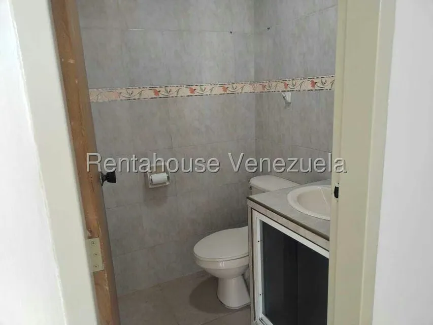Apartamento (1 Nivel) en Alquiler en Centro, Lara - 19