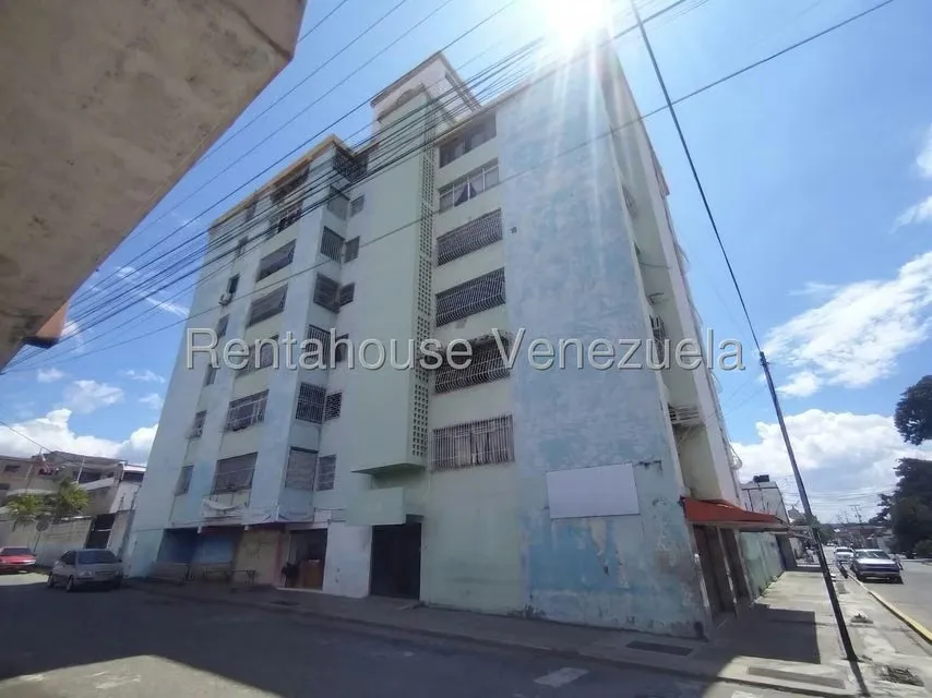 Apartamento (1 Nivel) en Alquiler en Centro, Lara - 22