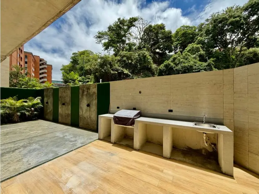 Se alquila PB 150m2 2h/3b/2p Lomas de Las Mercedes