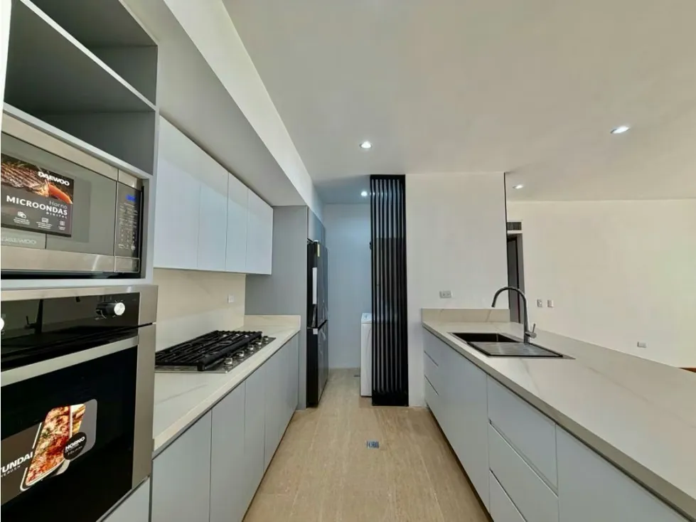 Se alquila PB 150m2 2h/3b/2p Lomas de Las Mercedes - 4