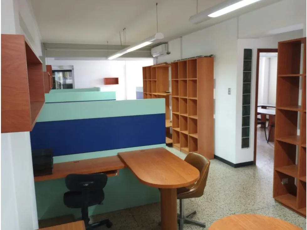 AMPLIA OFICINA EN VENTA BOULEVARD DE SABANA GRANDE 112M2 - 3