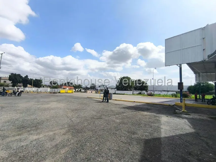 Local Comercial en Alquiler en La Isabelica, Carabobo - 2