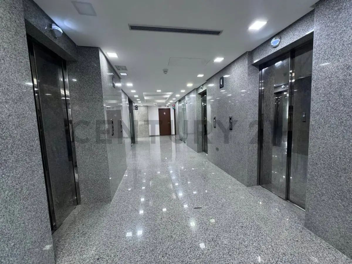 OFICINA PREMIUM EN EL CORAZON DE LAS MERCEDES, VENTA - 4