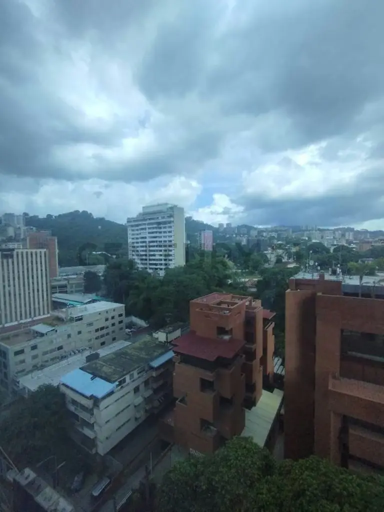 OFICINA PREMIUM EN EL CORAZON DE LAS MERCEDES, VENTA - 7