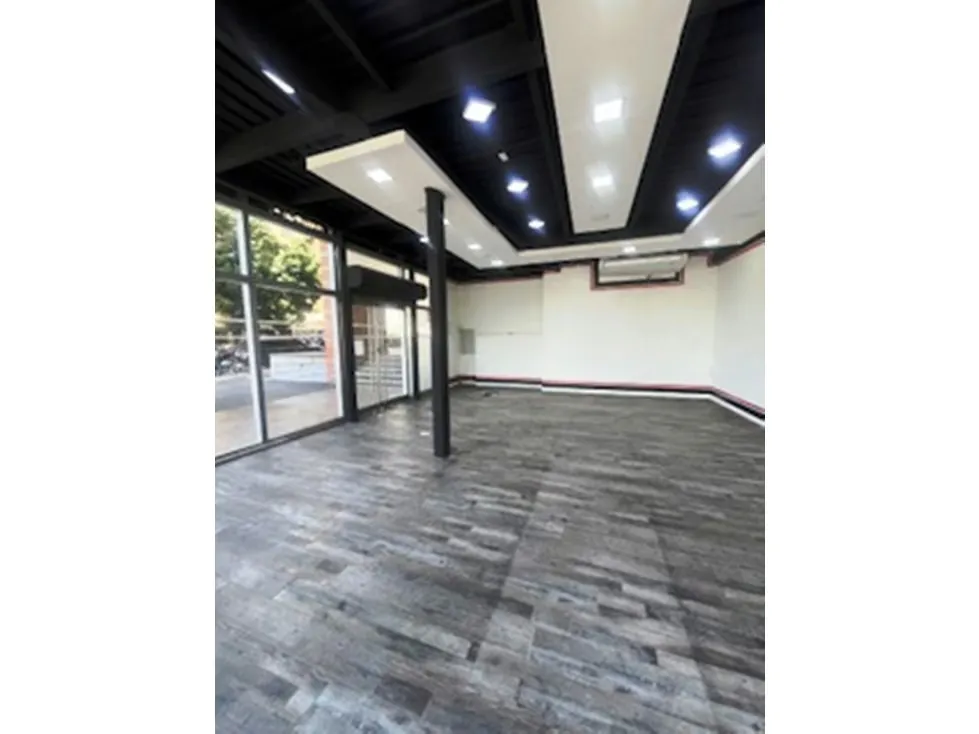 LOCAL COMERCIAL - LOS DOS CAMINOS - 182 Mts2