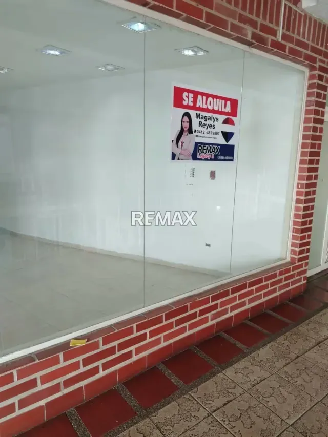 LOCAL COMERCIAL EN ALQUILER C.C GRAN SAN ANTONIO - 3