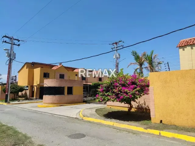 Townhouse en venta conjunto residencial Las Trinitarias Guacara - 9