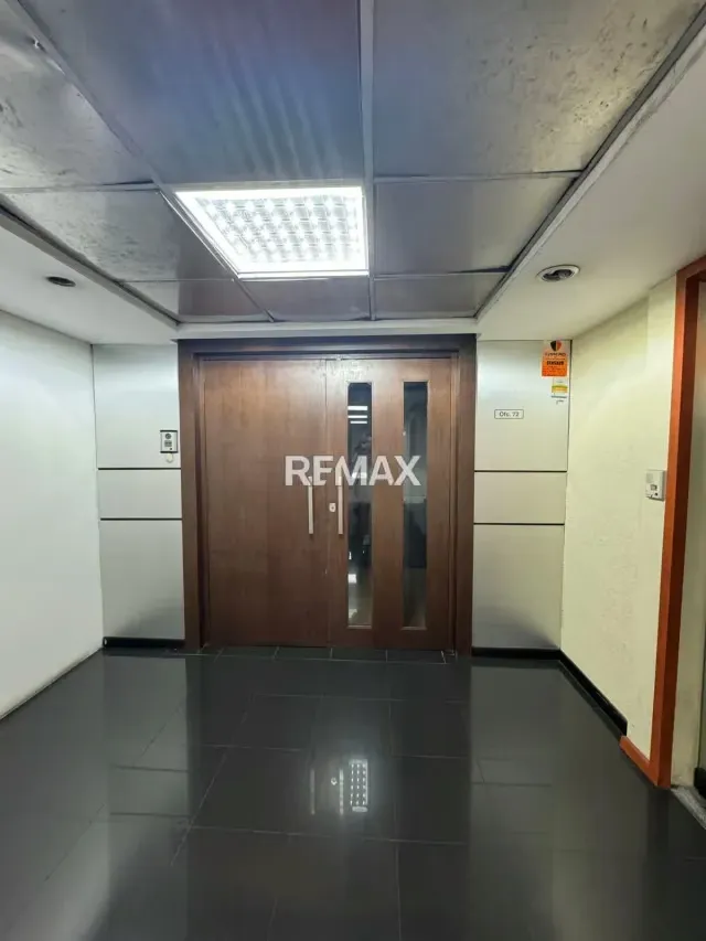 Ubicación Estratégica y Confort Corporativo: Oficina Amoblada de 363,37 m² en Torre Provincial Chacao - 20