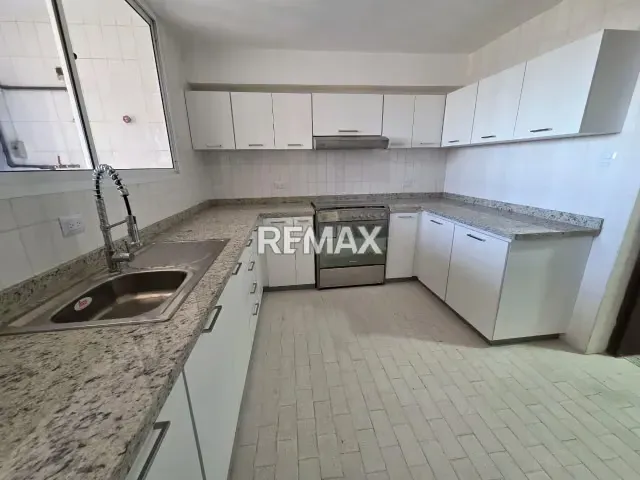 Apartamento en Venta Resistencias Mar Caribe, Av. El Milagro - 5
