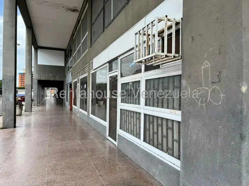 Local Comercial en Venta en Avenida Victoria, Aragua - 3