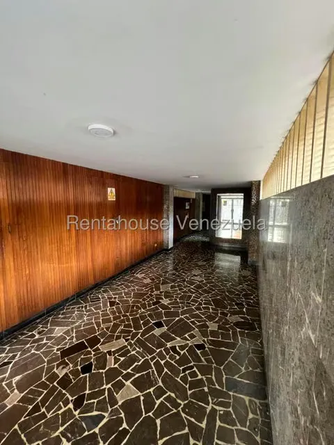 Apartamento (1 Nivel) en Venta en Bello Monte, Distrito Metropolitano - 2