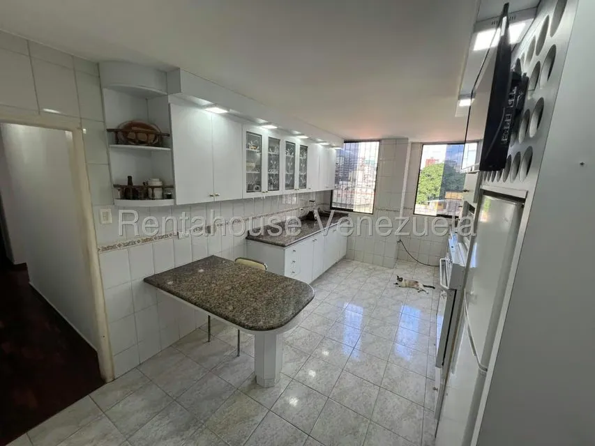 Apartamento (1 Nivel) en Venta en Bello Monte, Distrito Metropolitano - 17