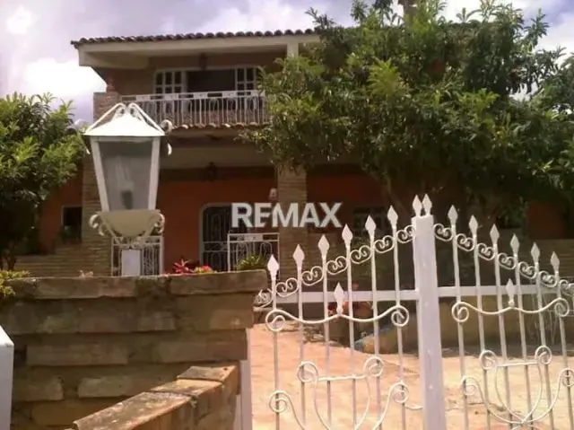 En Venta Amplia casa Posada con un ambiente y clima agradable, decoración Campestre y Artesanal, ubicado en la vía principal carretera Sanare - Tocuyo. - 9