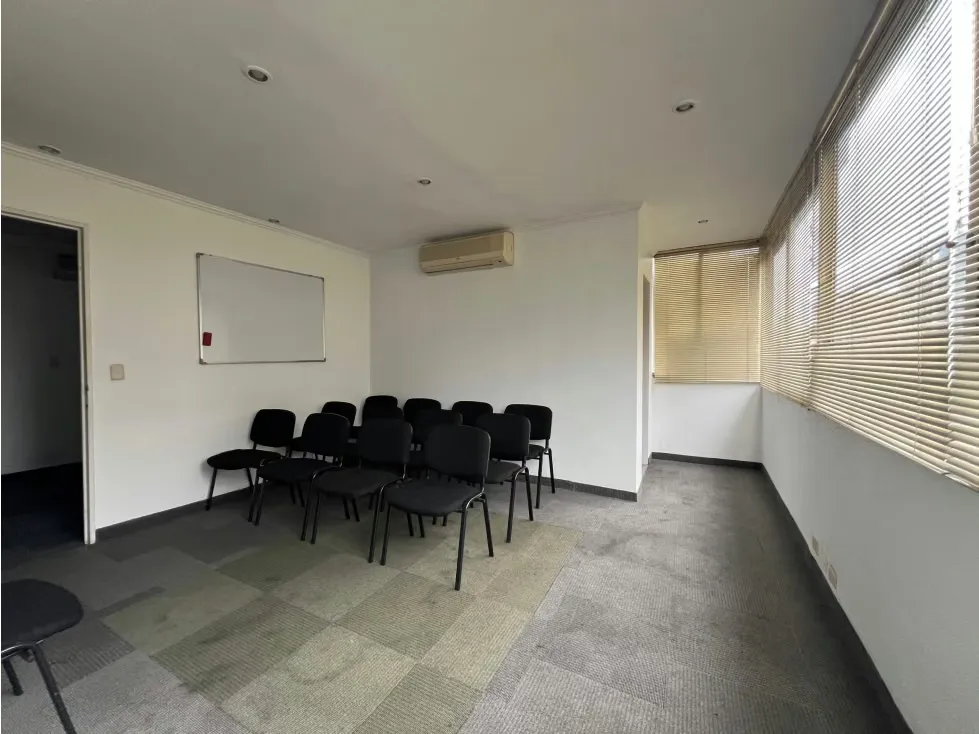 Se alquila oficina 117,85m² El Rosal