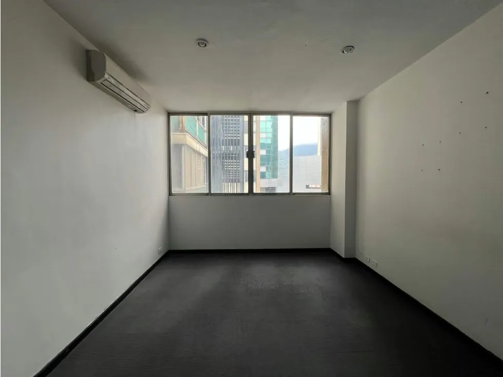 Se alquila oficina 117,85m² El Rosal - 4
