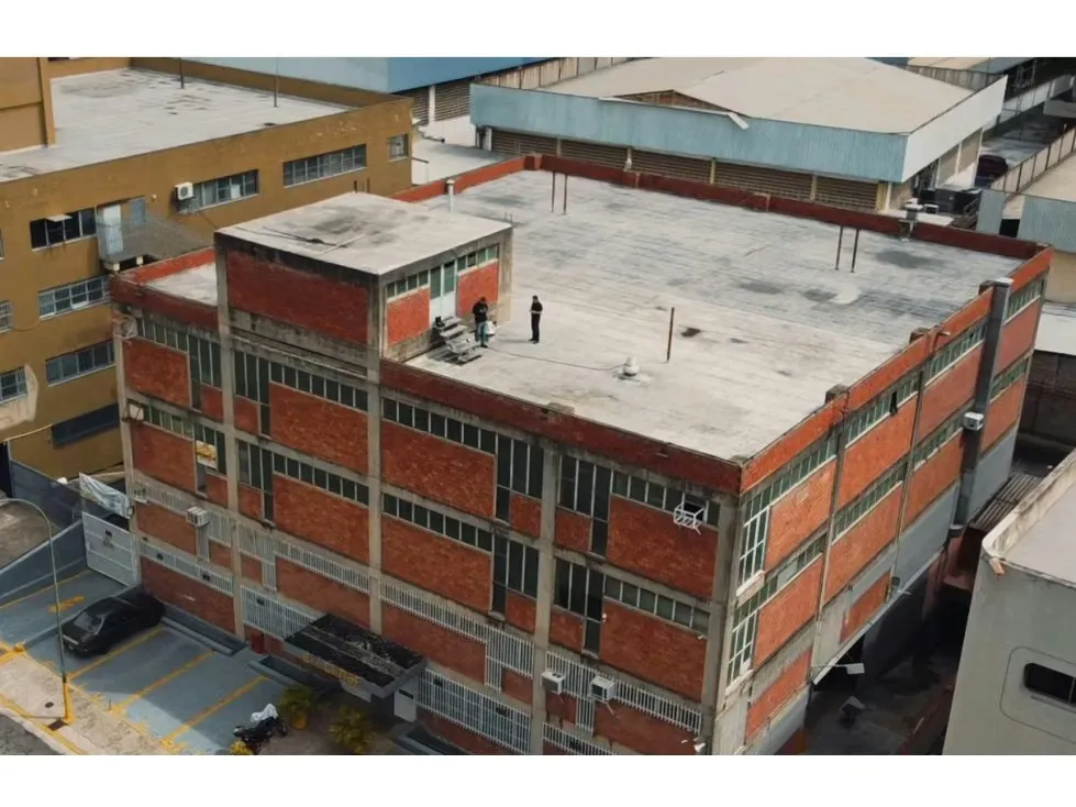 Se vende Edificio 3200m² La Urbina