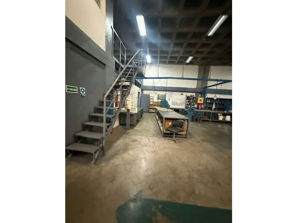 Se vende Edificio 3200m² La Urbina - 44