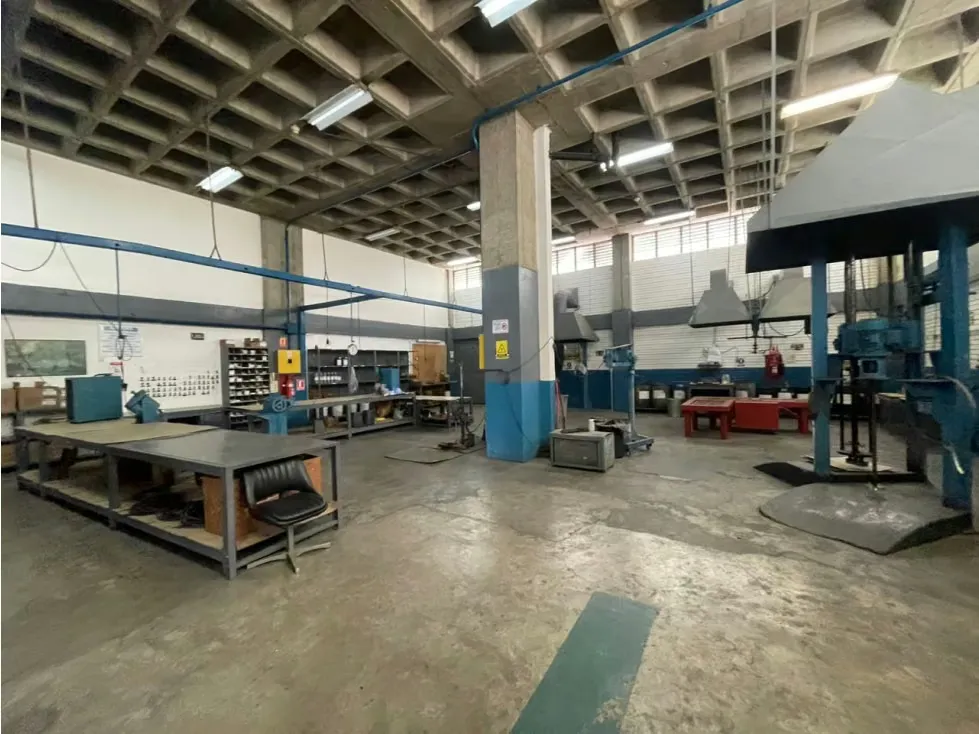 Se vende Edificio 3200m² La Urbina - 9